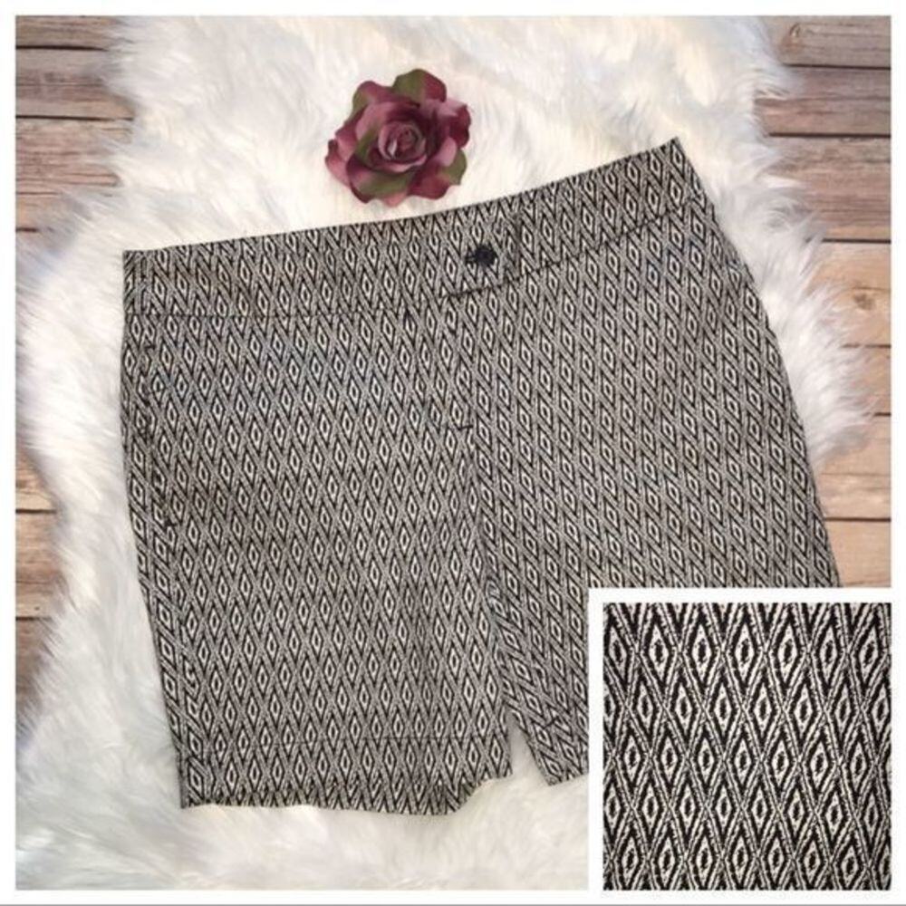 Kenar Patterned Flat Front Shorts Size 6
